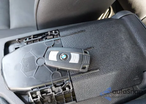 2013 BMW X1 xDrive28I z USA, uszkodzony, nr VIN WBAVL1C57DVR82349